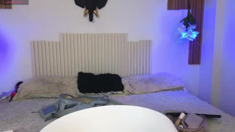 Laura online show from 26, 4, 2026