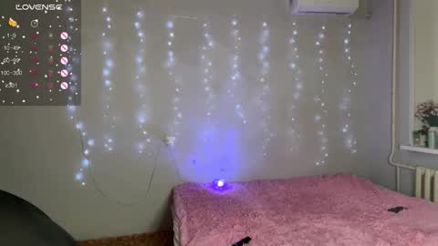 Ellie and Nika online show from 17, 1, 2026