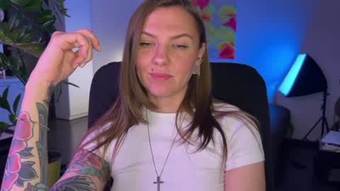  HADLY today day-off see u online 0112  online show from 14, 12, 2024