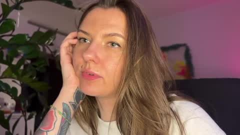  HADLY today day-off see u online 0112  online show from 24, 12, 2024