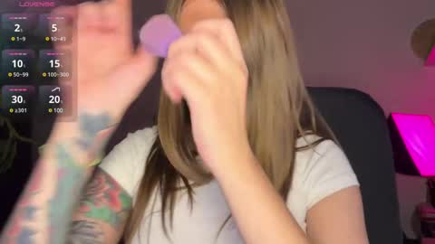  HADLY today day-off see u online 0112  online show from 3, 1, 2025