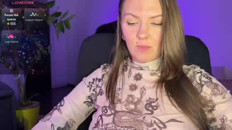  HADLY today day-off see u online 0112  online show from 17, 2, 2025