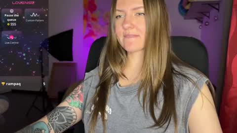  HADLY today day-off see u online 0112  online show from 26, 2, 2025