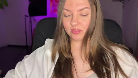  HADLY today day-off see u online 0112  online show from 3, 3, 2025