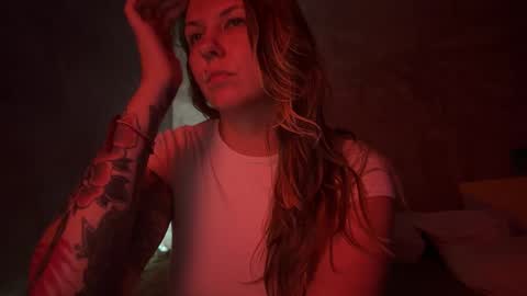  HADLY today day-off see u online 0112  online show from 18, 11, 2025