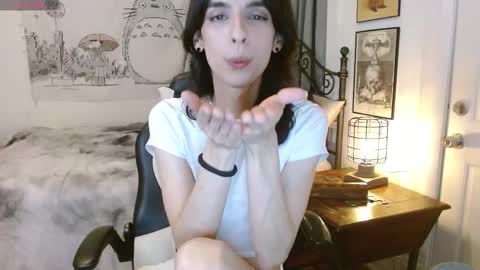 Snapshot of _ravencoxx_ chatting on 13, 10, 2025 Raven online show from 13, 10, 2025