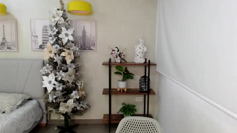 Sassy Girl online show from 23, 12, 2024