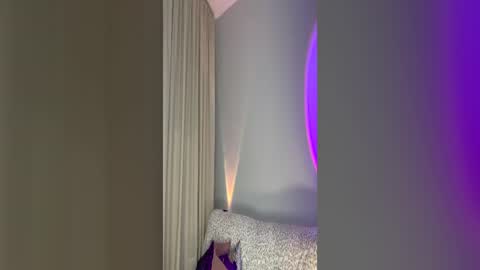 Snapshot of _sensualkitten_ chatting on 17, 6, 2026 Laura online show from 17, 6, 2026