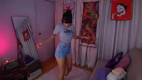 Laura online show from 22, 7, 2026