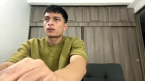 Juan Pablo-independent model online show from 23, 9, 2025