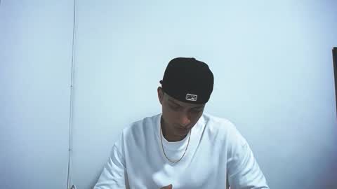 Juan Pablo-independent model online show from 17, 11, 2025