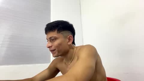 Juan Pablo-independent model online show from 4, 12, 2025