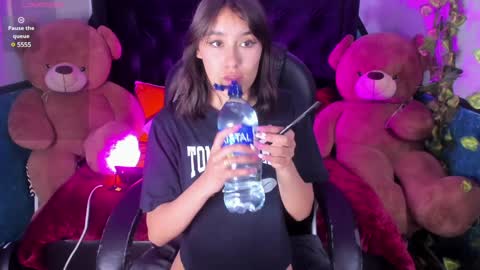 Sophie  online show from 6, 1, 2025