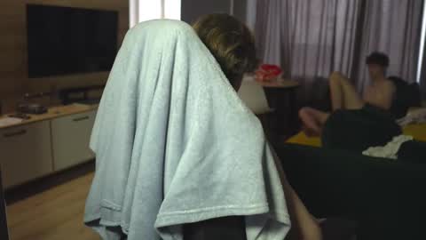 OLIVERpvt is open online show from 15, 2, 2025