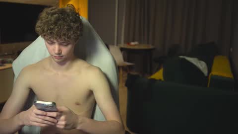 OLIVERpvt is open online show from 22, 2, 2025