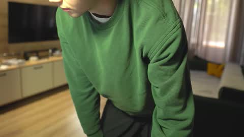 OLIVERpvt is open online show from 17, 9, 2025