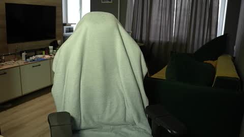 OLIVERpvt is open online show from 20, 3, 2026