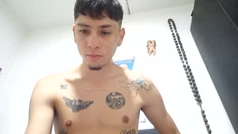 Alejandro Pinzon online show from 28, 1, 2025