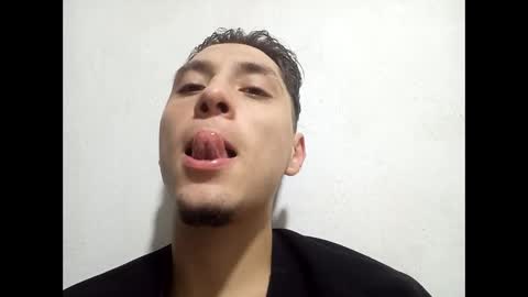 Alejandro Pinzon online show from 3, 2, 2025