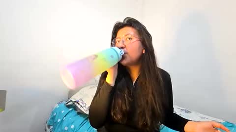 Snapshot of _sweet_melodyy chatting on 8, 3, 2026 _sweet_melodyy online show from 8, 3, 2026
