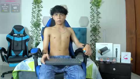 Snapshot of _taylor_black chatting on 7, 10, 2025 Taylor online show from 7, 10, 2025