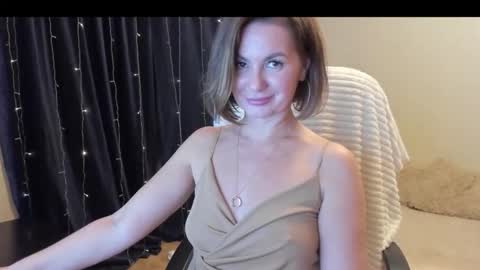 _vallylove online show from 8, 10, 2025