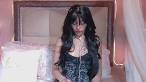 Snapshot of _valuu chatting on 19, 11, 2025 Valuu online show from 19, 11, 2025