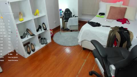 Snapshot of _victoria_collins chatting on 9, 3, 2025 Sol online show from 9, 3, 2025