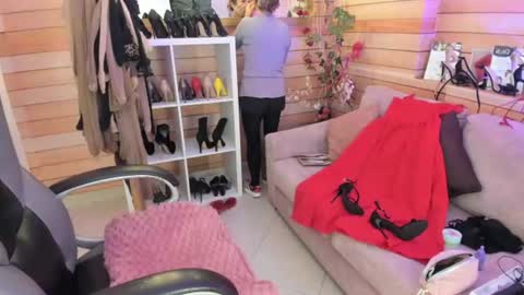 Snapshot of _victoria_collins chatting on 15, 7, 2026 Sol online show from 15, 7, 2026