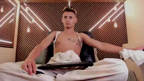 Snapshot of _white_fox_ chatting on 11, 2, 2025 white fox online show from 11, 2, 2025