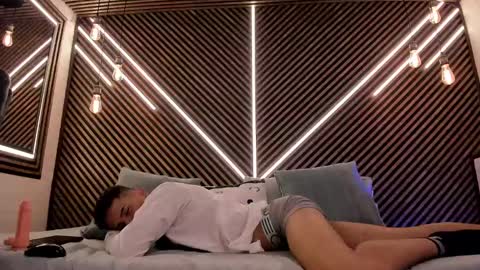 Snapshot of _white_fox_ chatting on 12, 2, 2025 white fox online show from 12, 2, 2025