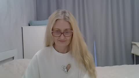 _xsharonx_ online show from 1, 2, 2025