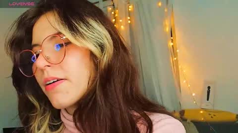 _yourcherrybomb online show from 25, 2, 2025