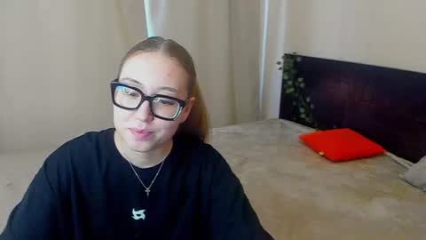 Snapshot of _yourhotangel_ chatting on 7, 7, 2026 Eva online show from 7, 7, 2026