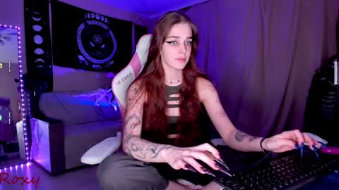 Snapshot of _yourwetdreams_ chatting on 28, 12, 2024 Roxy online show from 28, 12, 2024