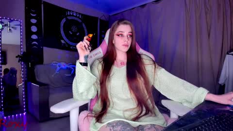 Snapshot of _yourwetdreams_ chatting on 11, 1, 2025 Roxy online show from 11, 1, 2025