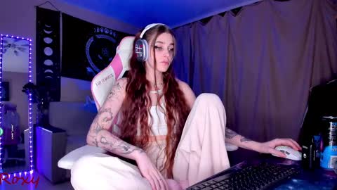 Snapshot of _yourwetdreams_ chatting on 25, 2, 2025 Roxy online show from 25, 2, 2025