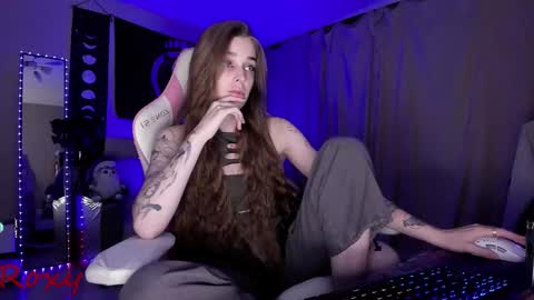 Snapshot of _yourwetdreams_ chatting on 13, 9, 2025 Roxy online show from 13, 9, 2025