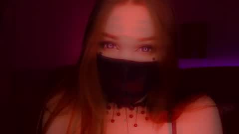 Snapshot of _yourwetdreams_ chatting on 28, 11, 2025 Roxy online show from 28, 11, 2025