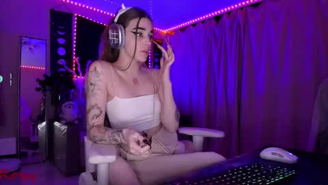 Snapshot of _yourwetdreams_ chatting on 3, 12, 2025 Roxy online show from 3, 12, 2025