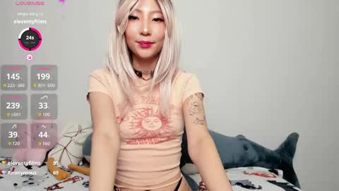 Snapshot of _yuriko chatting on 27, 5, 2026 Mia online show from 27, 5, 2026