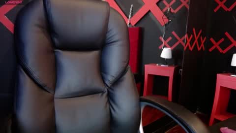 Yuyi online show from 18, 2, 2025