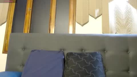 Yuyi online show from 15, 10, 2025