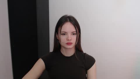 Snapshot of a_ariella_ chatting on 11, 10, 2025 a_ariella_ online show from 11, 10, 2025