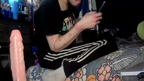 Snapshot of a_twinkie chatting on 18, 11, 2025 Chris online show from 18, 11, 2025