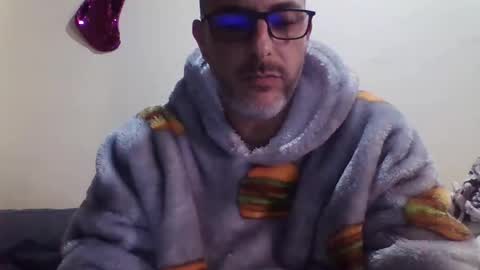 Snapshot of aabcguyy chatting on 14, 12, 2025 aabcguyy online show from 14, 12, 2025