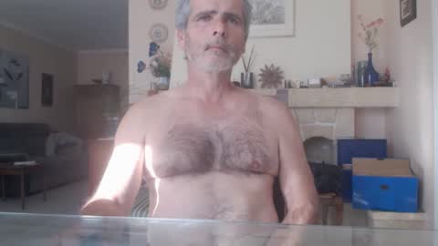 Snapshot of aalex1717 chatting on 14, 10, 2025 Aalex1717 online show from 14, 10, 2025