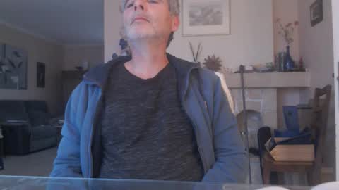 Snapshot of aalex1717 chatting on 4, 12, 2025 Aalex1717 online show from 4, 12, 2025