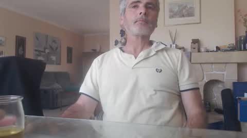 Snapshot of aalex1717 chatting on 10, 6, 2026 Aalex1717 online show from 10, 6, 2026