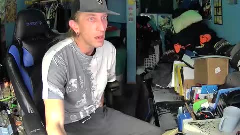 Snapshot of aaron111dub chatting on 22, 4, 2026 NorCalLongSlong online show from 22, 4, 2026